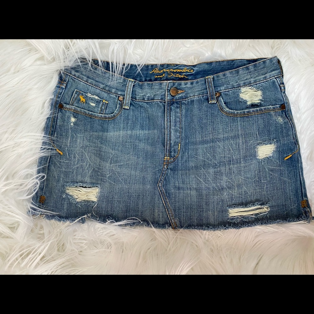 Abercrombie Fitch destroyed light Denim skirt 10